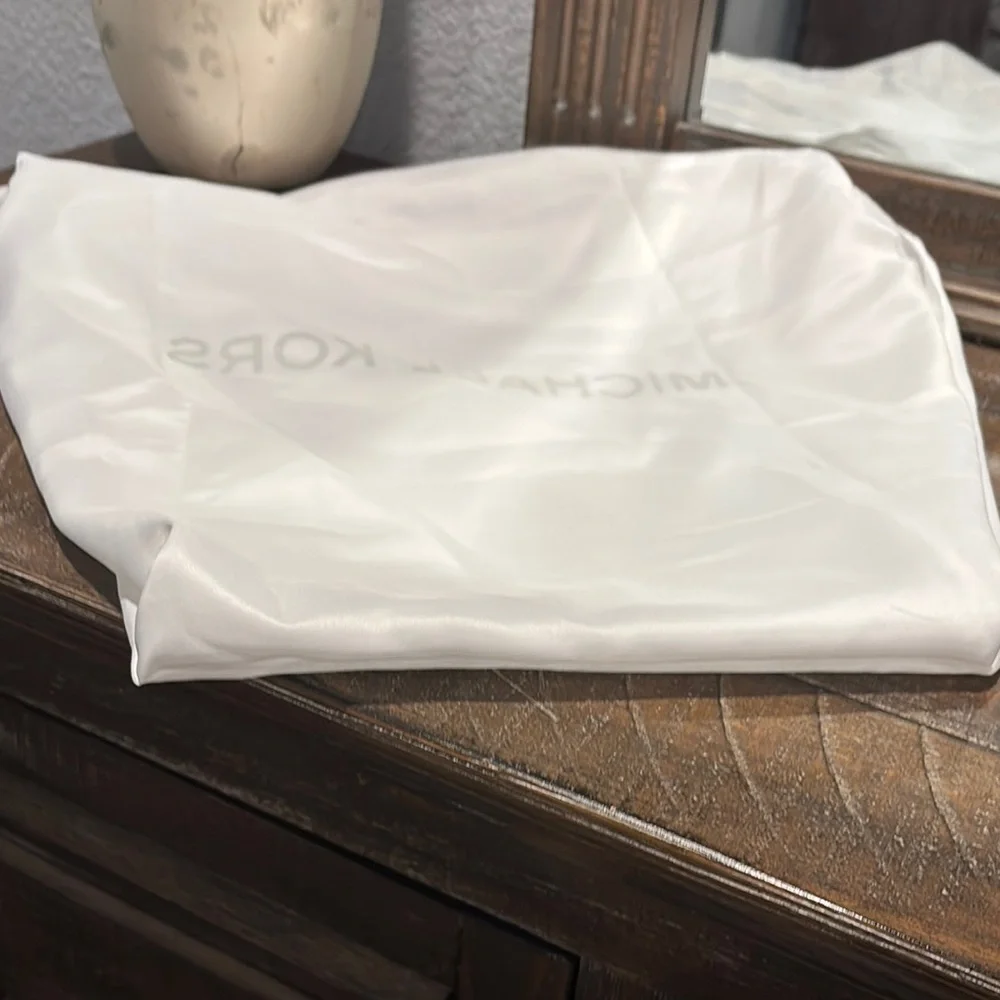 Michael Kors White Dust Bag 17.5” X 17.5” - Picture 3 of 6